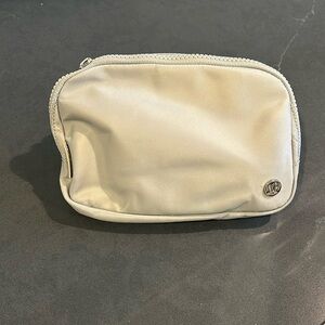 NWT Lululemon Everywhere Belt Bag
